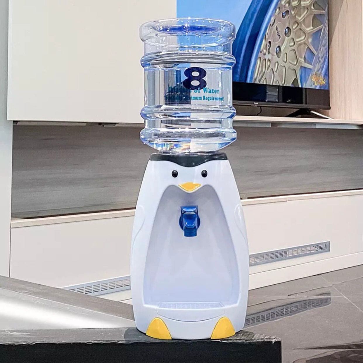 Cute Penguin Shaped 2L Water Dispenser For Kids, Mini Drink Dispenser With Water Tank, Mini Desktop Cartoon Kids Dispenser Cute Penguin Shaped 2L Water Dispenser For Kids, Mini Drink Dispenser With Water Tank, Mini Desktop Cartoon Kids Dispenser